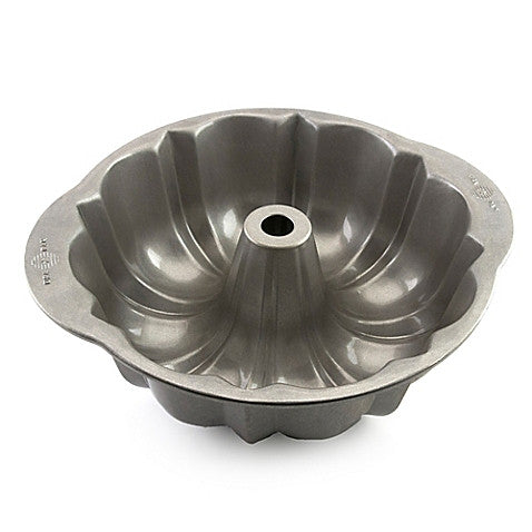 USA Pan Scalloped Tube Cake Pan - Thumbnail 3